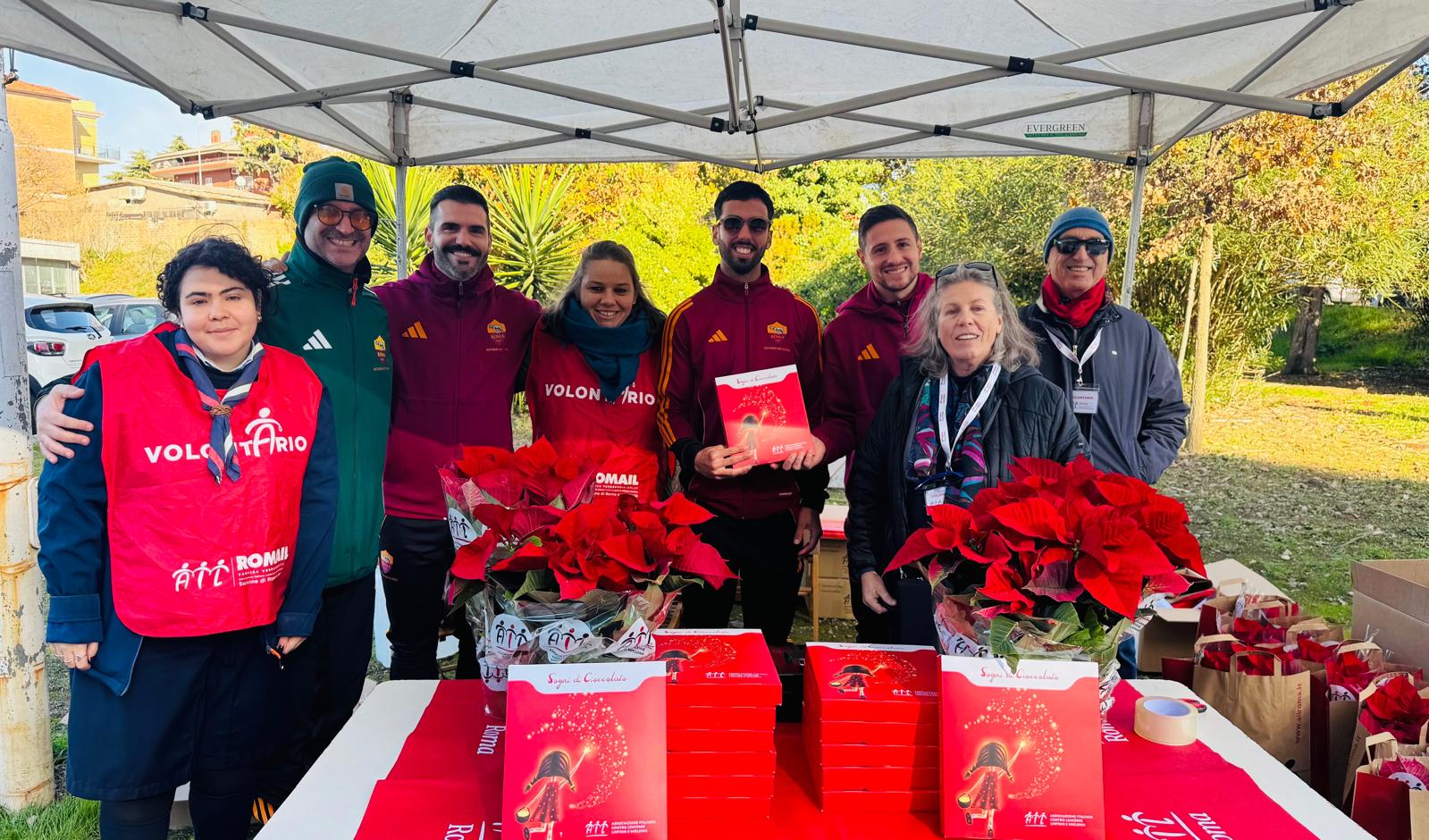 Roma 1927 e AIL insieme per la solidarietà: oggi in piazza per la consegna delle “Stelle di Natale”