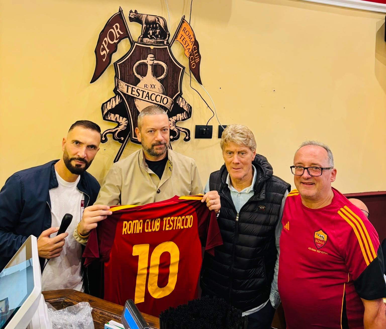 La Roma 1927 all’inaugurazione della nuova sede del Roma Club Testaccio